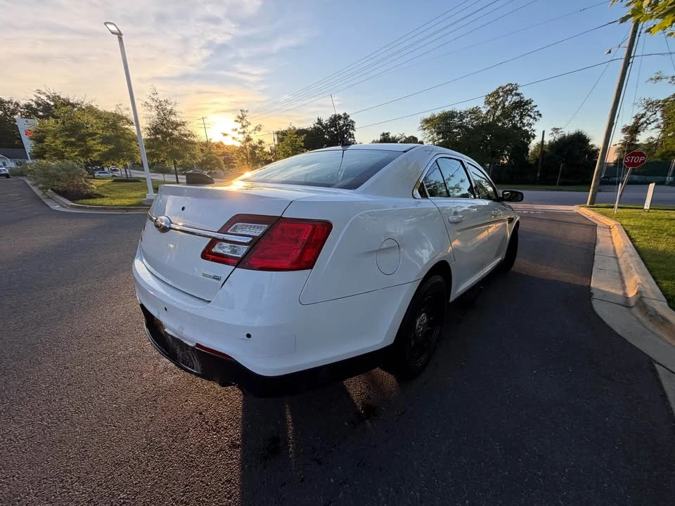 2017 Ford Taurus 6th Gen - Image 2 of 11