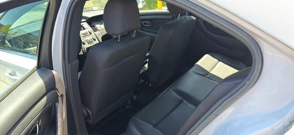 2017 Ford Taurus 6th Gen - Image 9 of 11