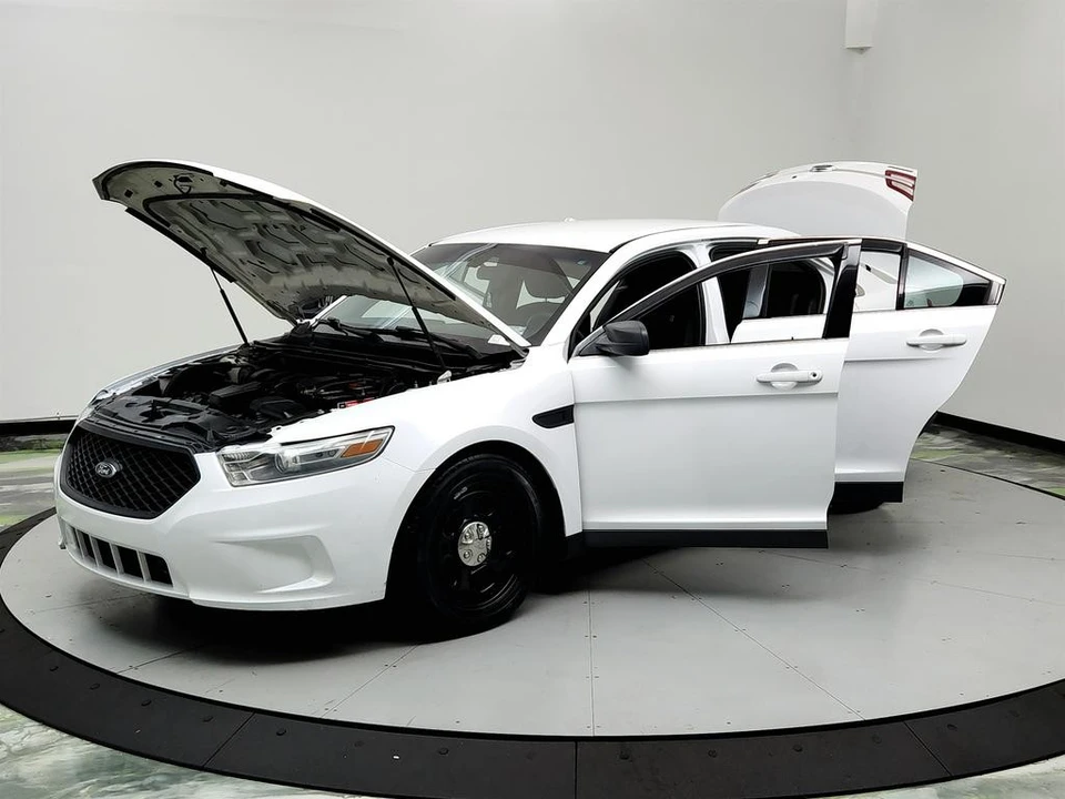 2017 Ford Taurus 6th Gen - Image 9 of 12