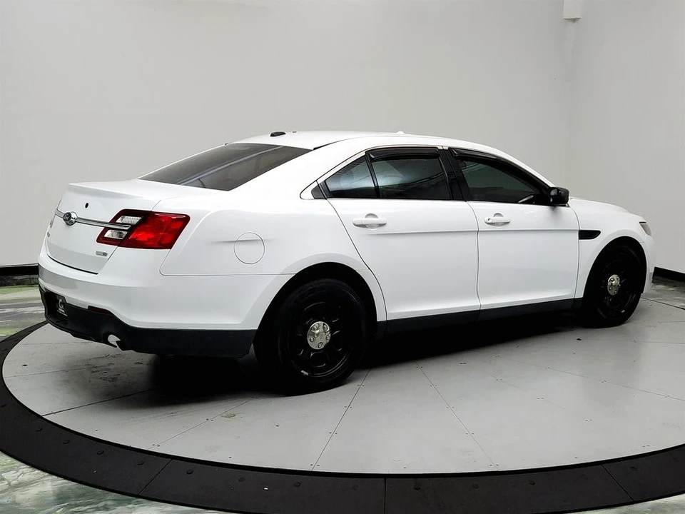 2017 Ford Taurus 6th Gen - Image 5 of 12