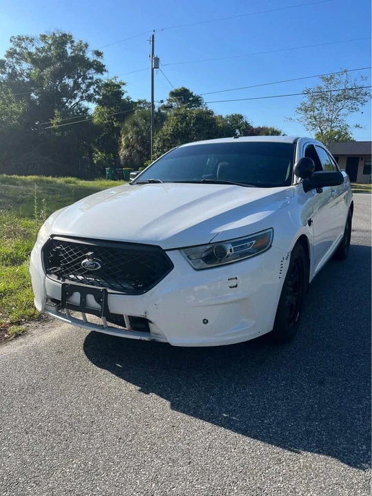 2017 Ford Taurus 6th Gen - Image 2 of 18