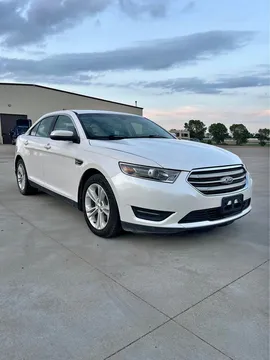 2017 Ford Taurus SEL