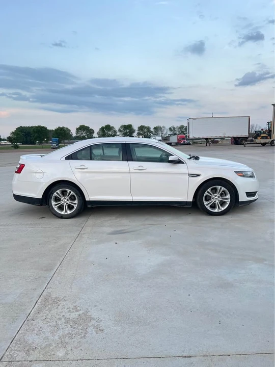 2017 Ford Taurus 6th Gen - Image 7 of 14