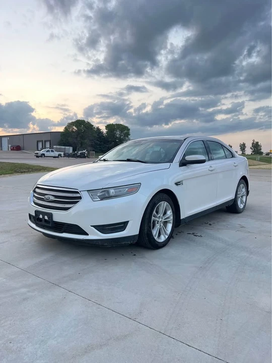 2017 Ford Taurus 6th Gen - Image 2 of 14
