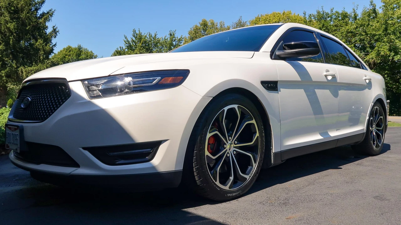 2017 Ford Taurus SHO 6th Gen - Image 6 of 11