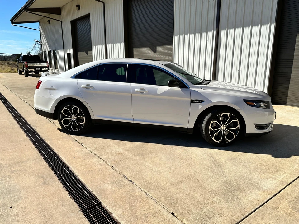 2017 Ford Taurus SHO 6th Gen - Image 21 of 31