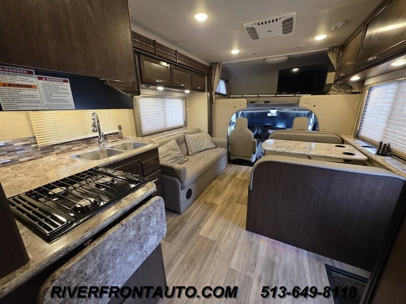 2017 Ford Econoline Van - Image 7 of 31
