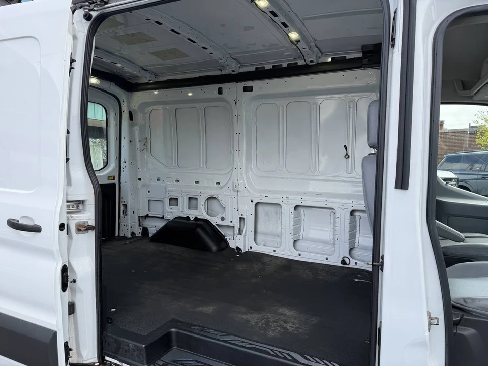 2017 Ford Transit - Image 9 of 28