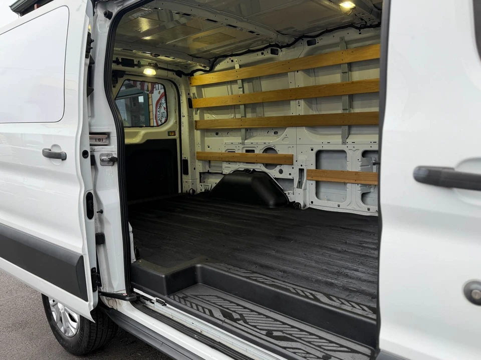 2017 Ford Transit - Image 8 of 12