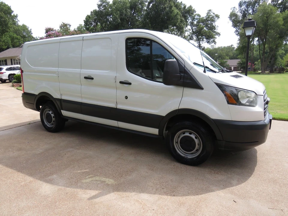 2017 Ford Transit - Image 2 of 12