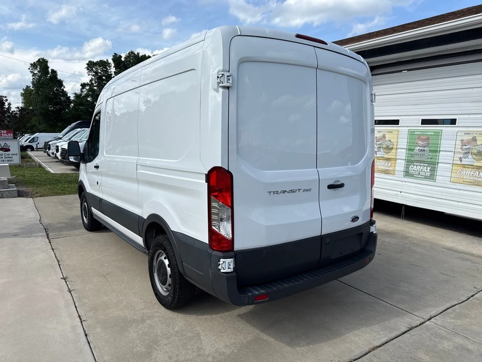2017 Ford Transit - Image 2 of 15
