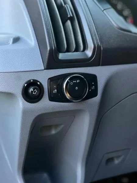 2017 Ford Transit - Image 11 of 12