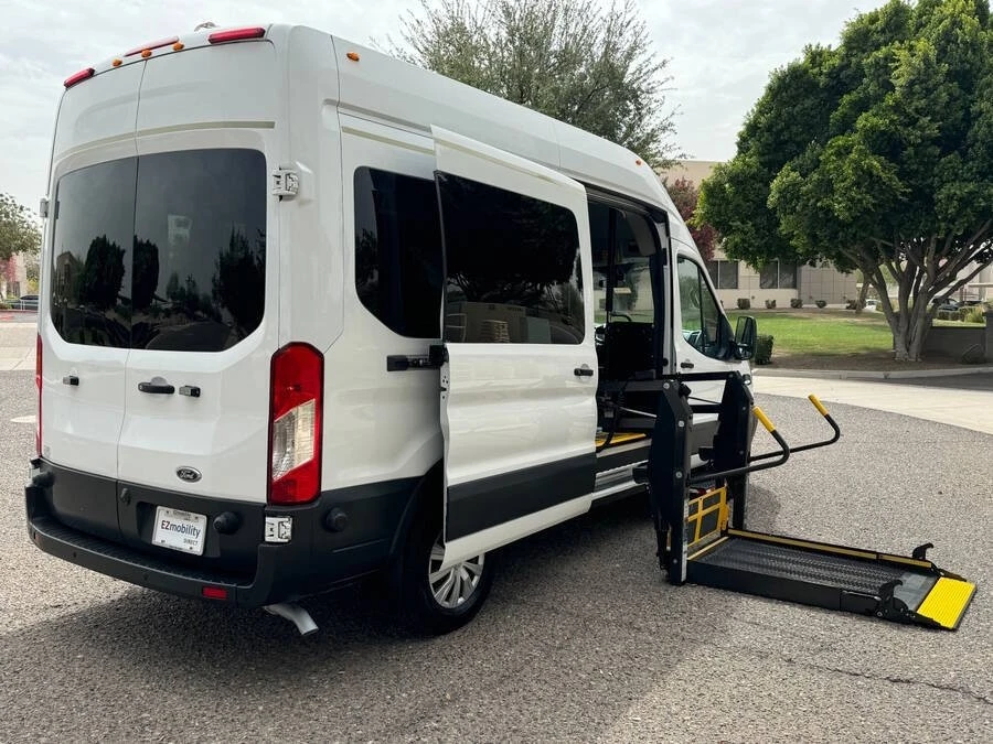 2017 Ford Transit - Image 2 of 16
