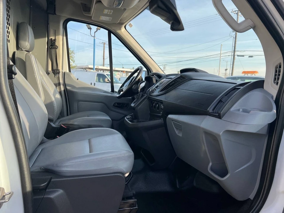 2017 Ford Transit - Image 29 of 31