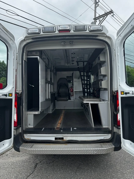2017 Ford Econoline Van - Image 10 of 21