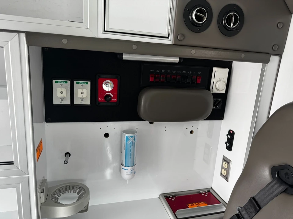 2017 Ford Econoline Van - Image 13 of 21