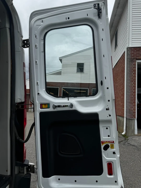 2017 Ford Econoline Van - Image 19 of 21