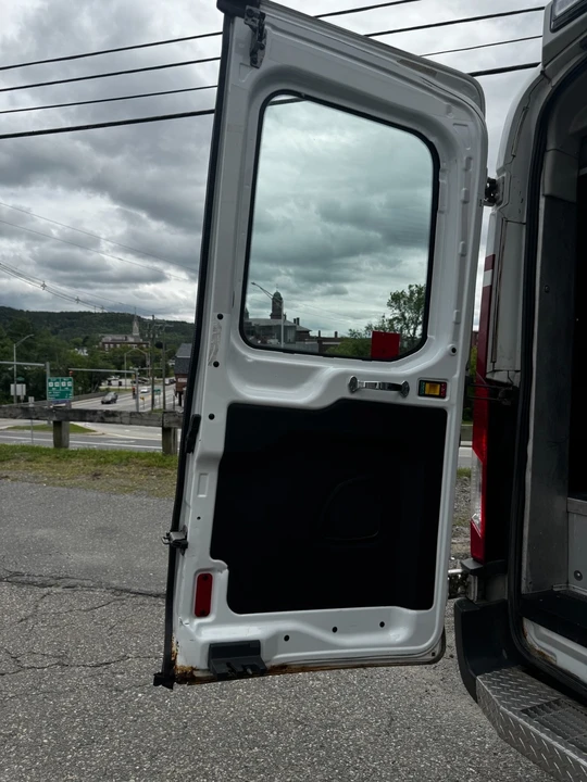 2017 Ford Econoline Van - Image 18 of 21