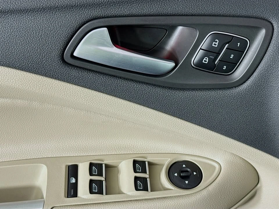 2017 Ford Escape - Image 17 of 19