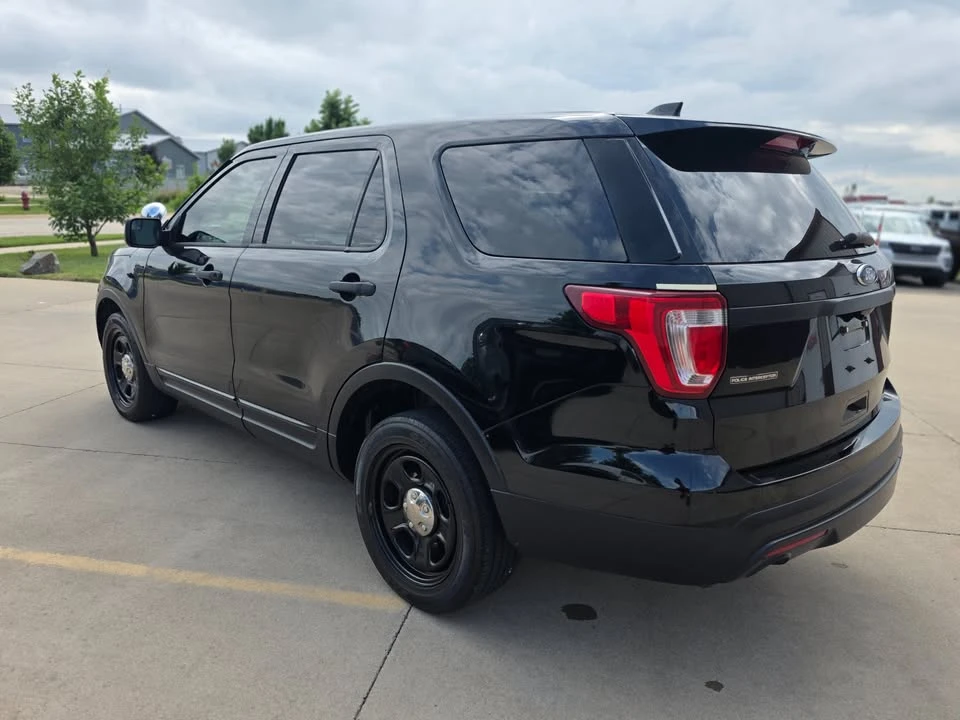 2017 Ford Explorer 5th Gen - Image 2 of 15