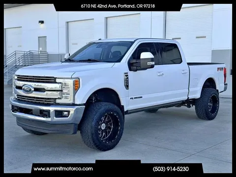 2017 Ford F350 Super Duty Lariat Crew Cab