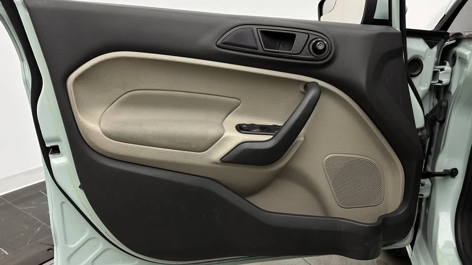 2017 Ford Fiesta - Image 9 of 20