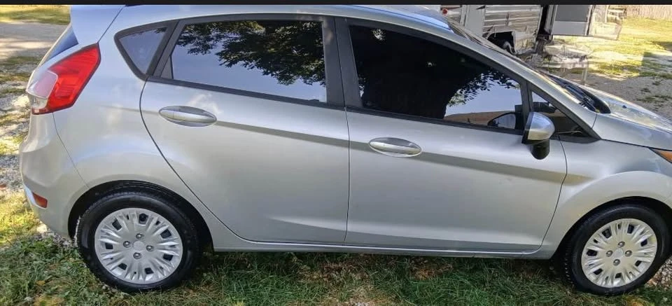 2017 Ford Fiesta - Image 2 of 2