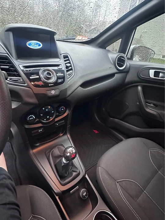 2017 Ford Fiesta - Image 8 of 13
