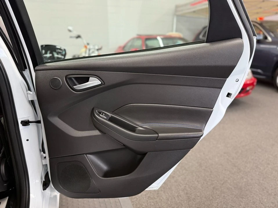 2017 Ford Focus 3rd Gen - Image 9 of 20