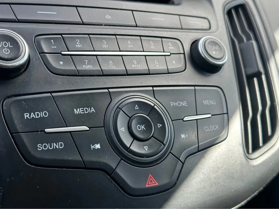 2017 Ford Focus 3rd Gen - Image 18 of 19