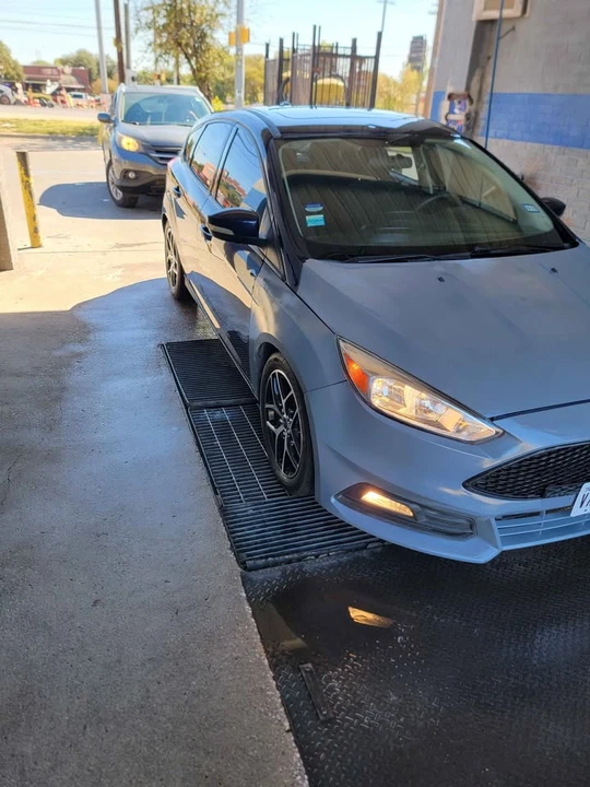 2017 Ford Focus 3rd Gen - Image 2 of 4