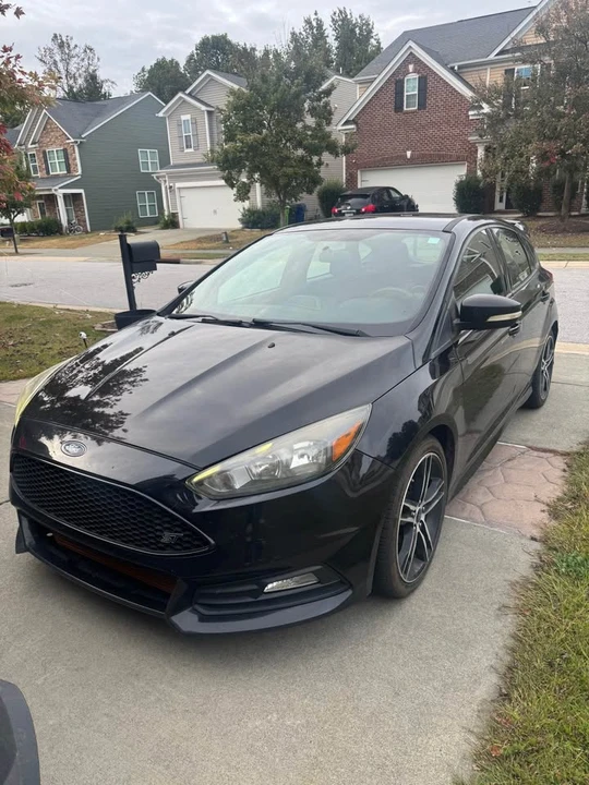 2017 Ford Focus 3rd Gen - Image 2 of 9