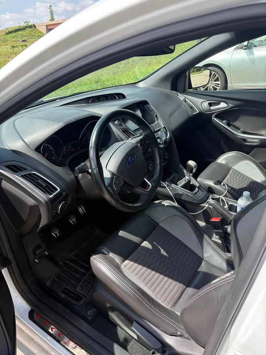 2017 Ford Focus ST 3rd Gen - Image 5 of 6