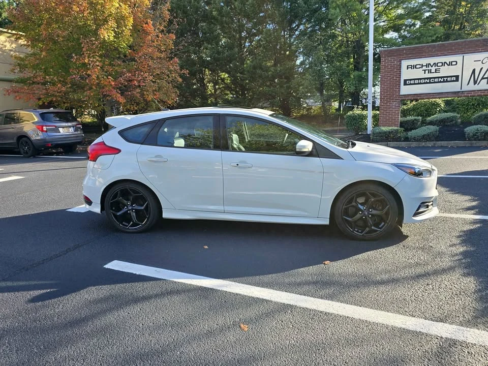 2017 Ford Focus 3rd Gen - Image 5 of 19