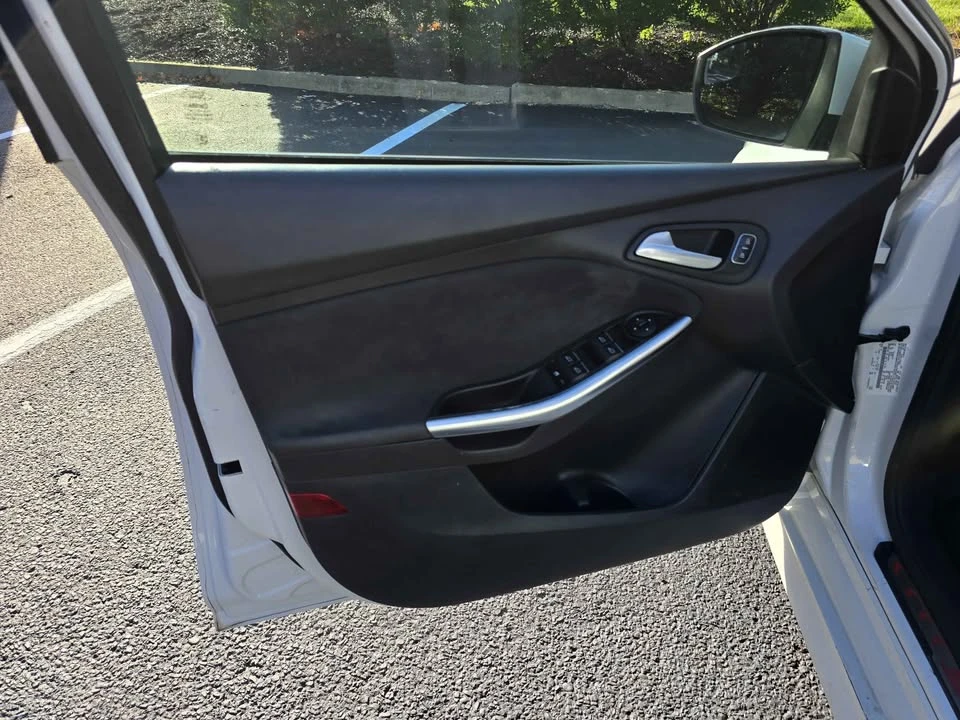 2017 Ford Focus 3rd Gen - Image 10 of 19