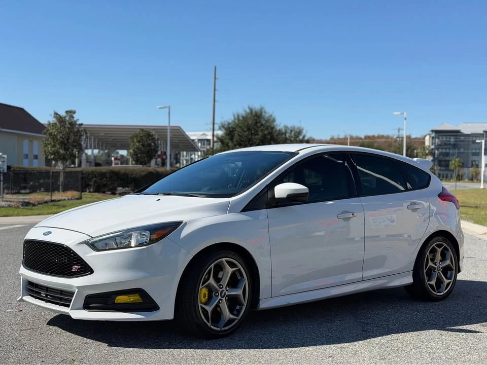 2017 Ford Focus 3rd Gen - Image 2 of 12