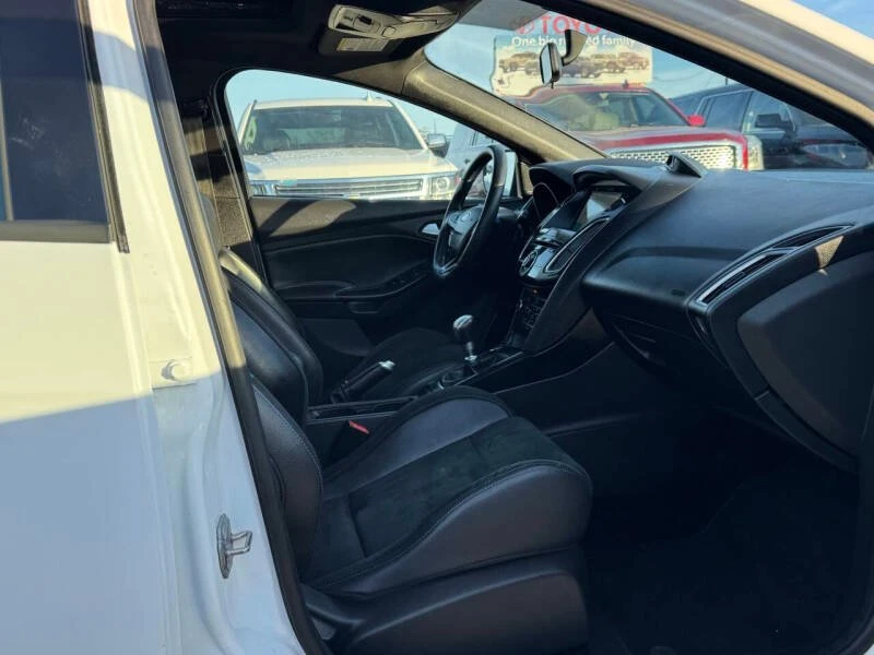 2017 Ford Focus RS 3rd Gen - Image 11 of 15