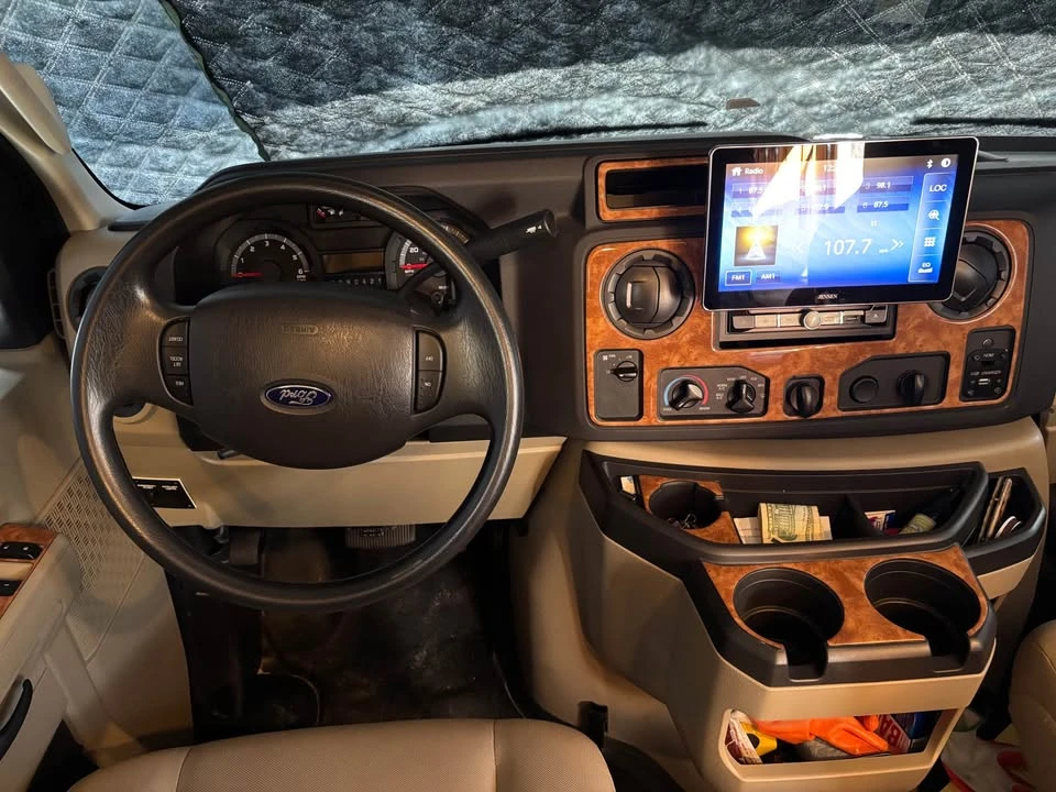 2017 Ford Econoline Van - Image 10 of 10