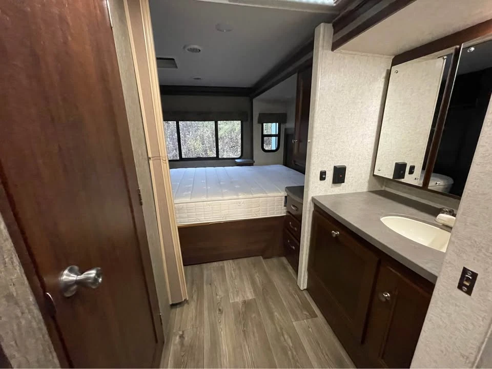 2017 Forest River - Image 14 of 19