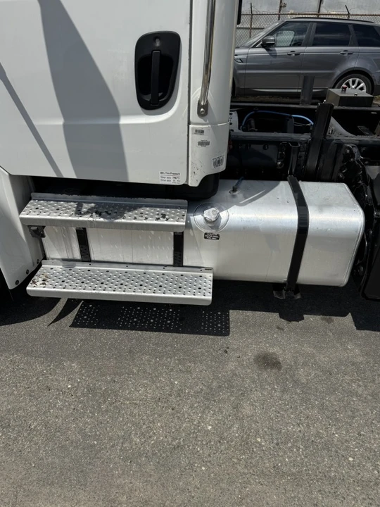 2017 Triumph - Image 16 of 16