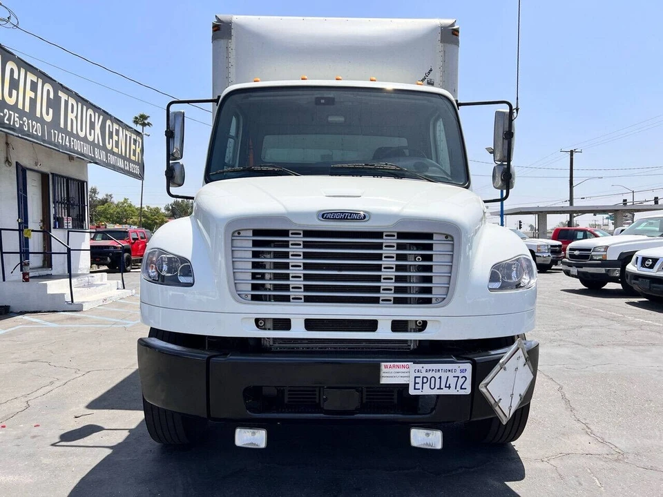 2017 Freightliner - Image 2 of 21