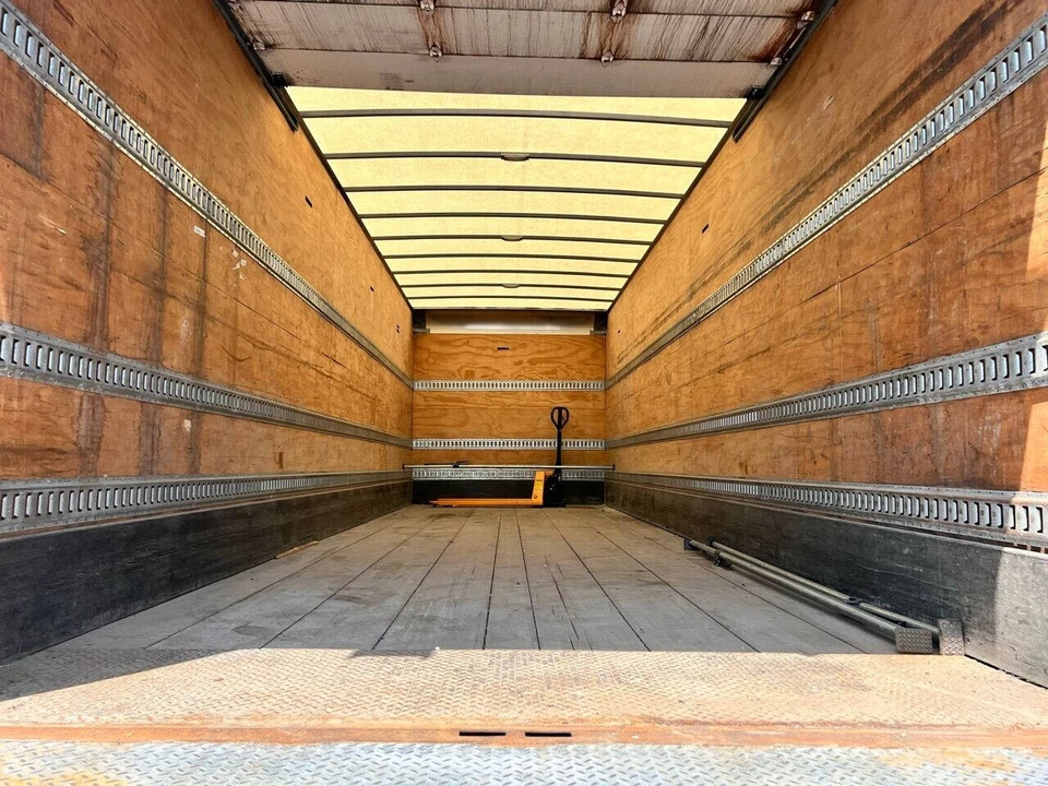 2017 Freightliner - Image 11 of 21