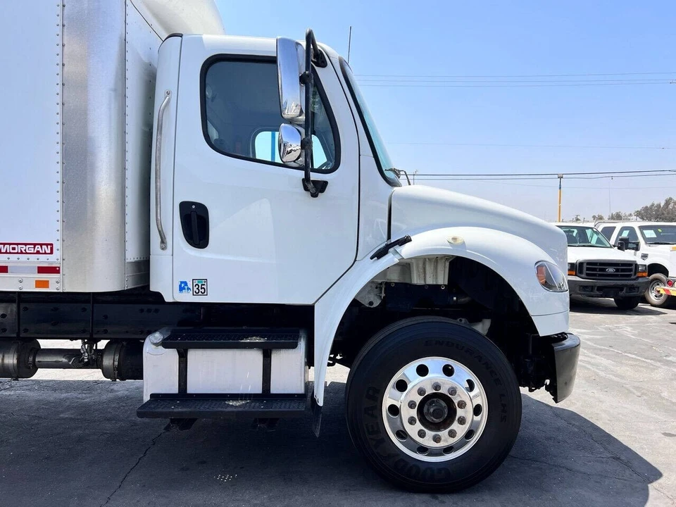 2017 Freightliner - Image 4 of 21