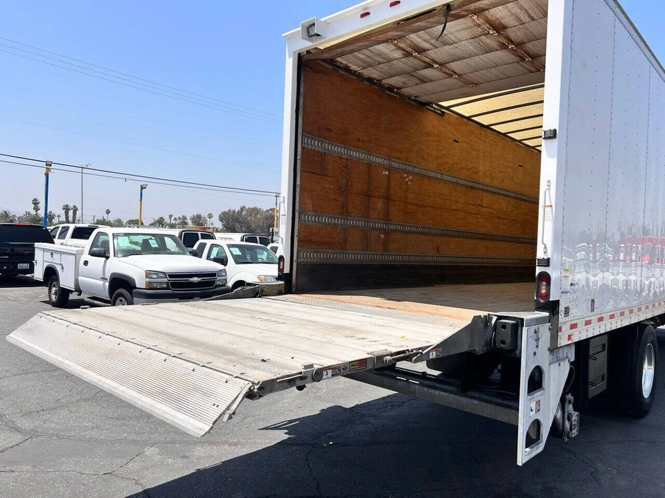 2017 Freightliner - Image 17 of 21