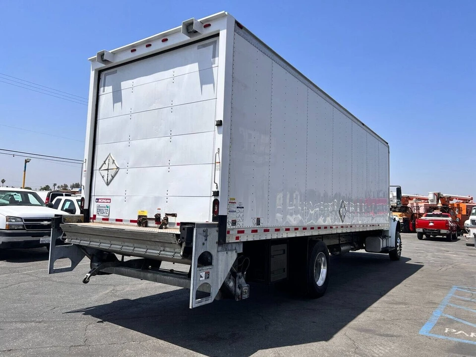 2017 Freightliner - Image 9 of 21