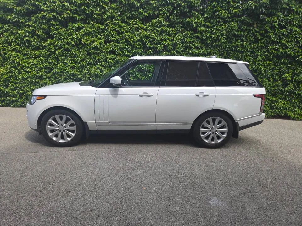 2017 Land Rover Range Rover L405 - Image 4 of 13