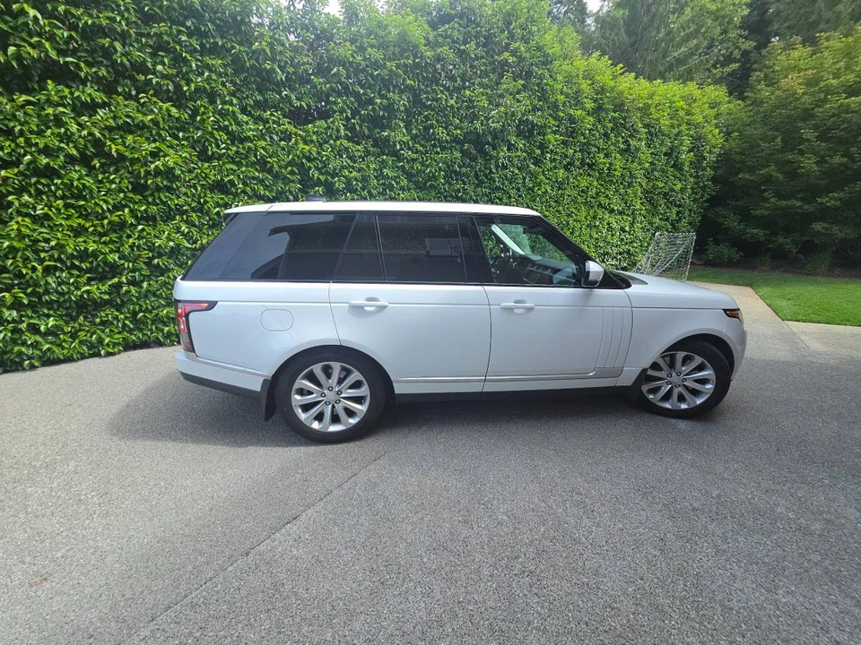 2017 Land Rover Range Rover L405 - Image 5 of 13