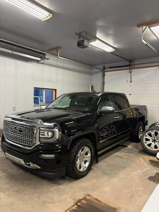 2017 GMC Sierra 4th Gen - Image 2 of 7