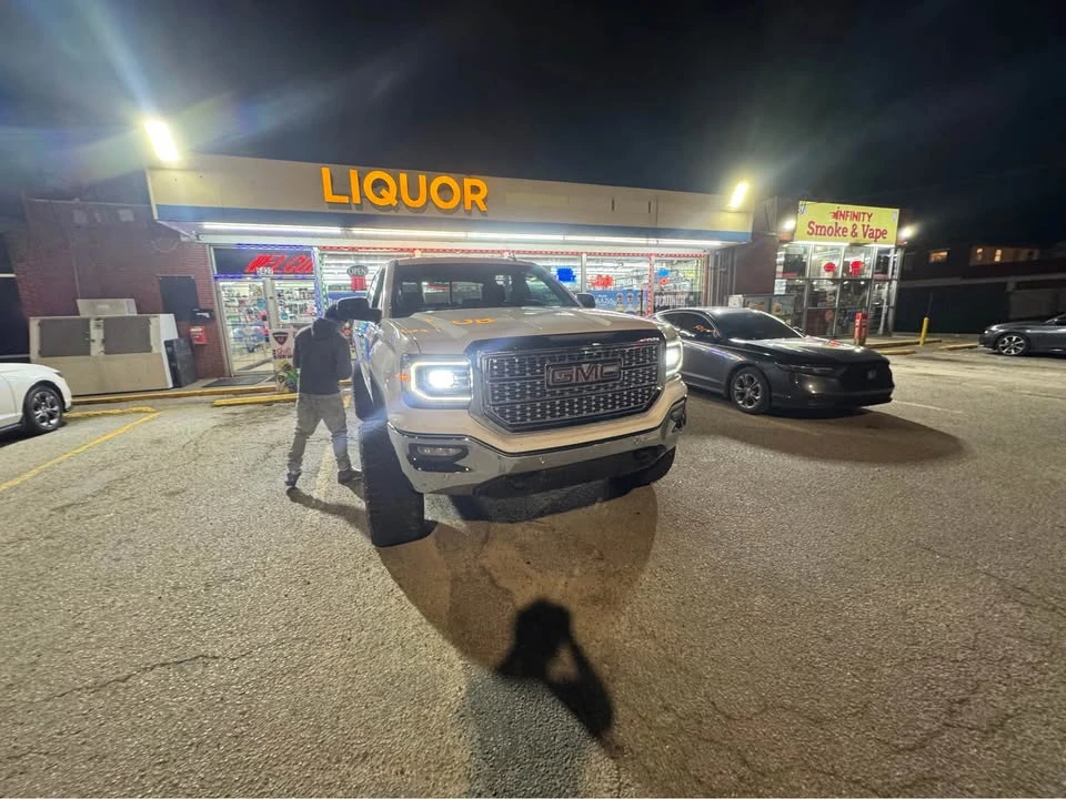 2017 GMC Sierra 4th Gen - Image 2 of 8