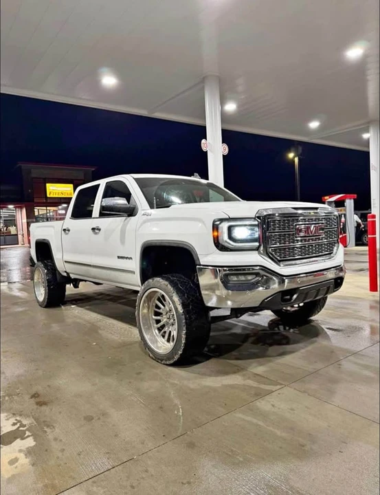 2017 GMC Sierra 4th Gen - Image 7 of 8